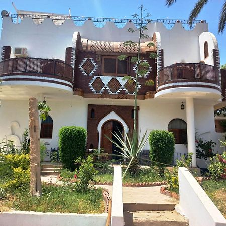 Villa Giulio Luxor Guest House Bagian luar foto