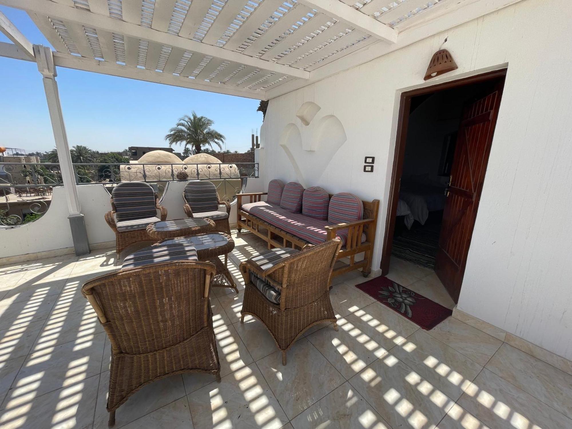 Villa Giulio Luxor Guest House Bagian luar foto