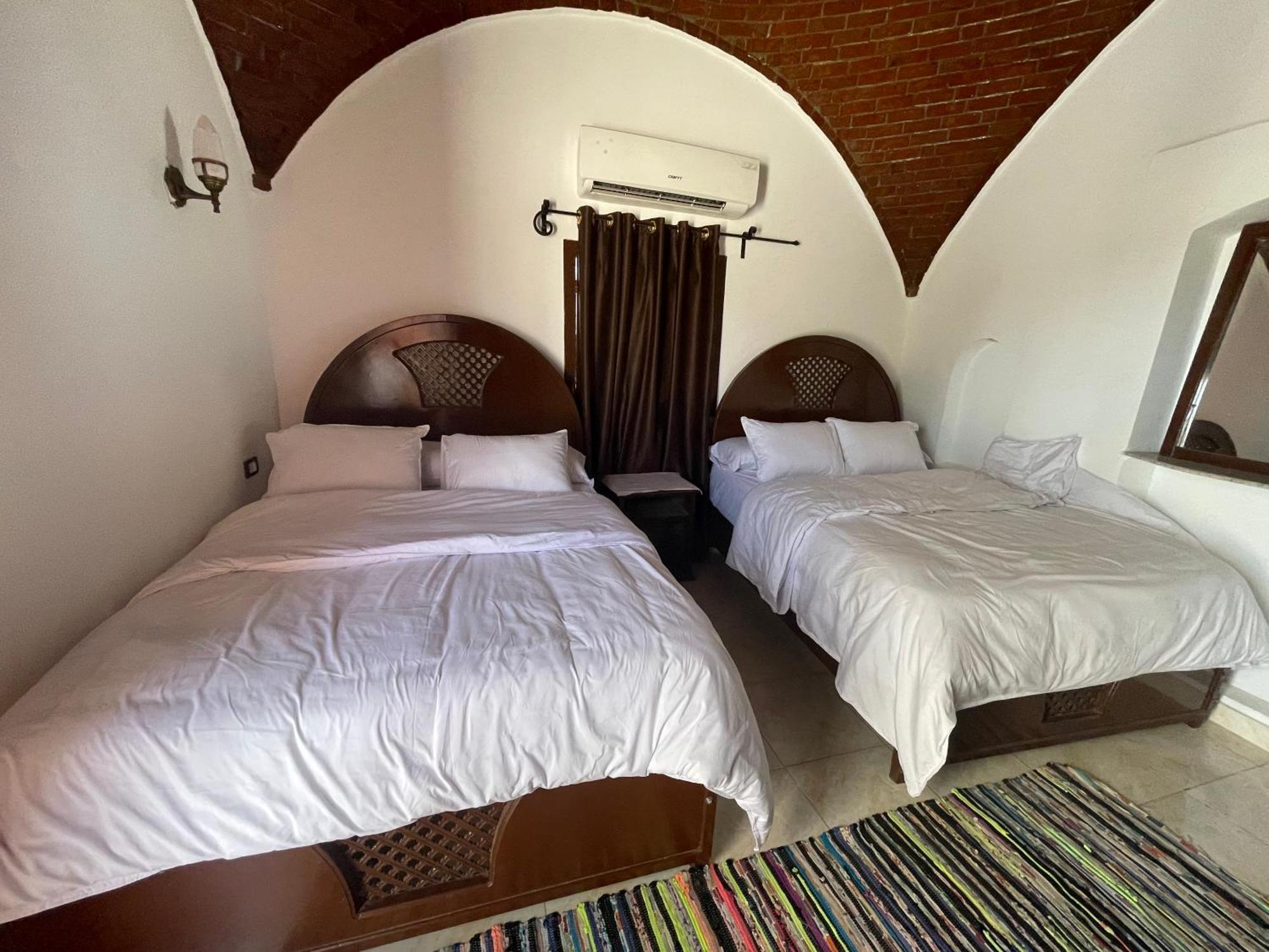 Villa Giulio Luxor Guest House Bagian luar foto
