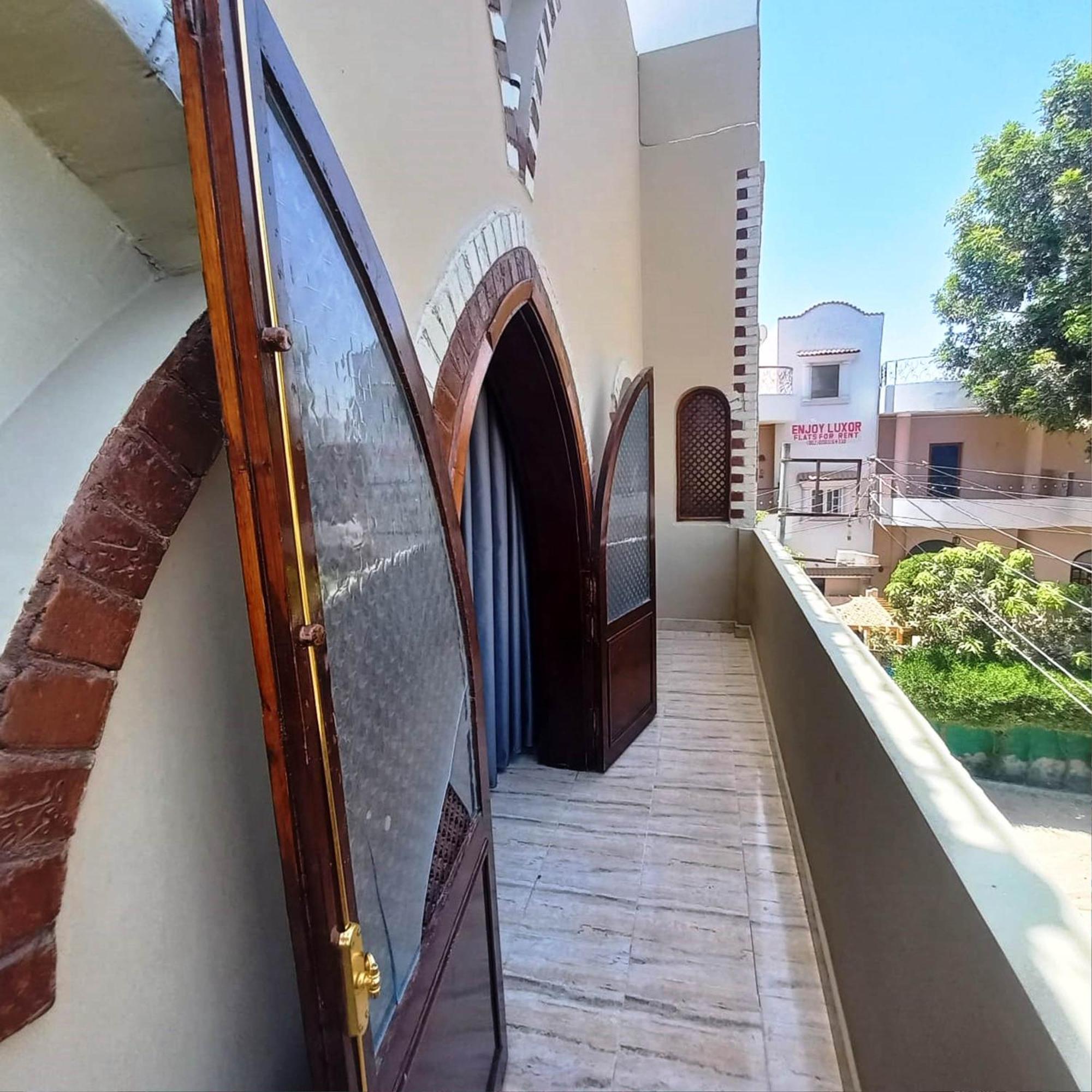 Villa Giulio Luxor Guest House Bagian luar foto