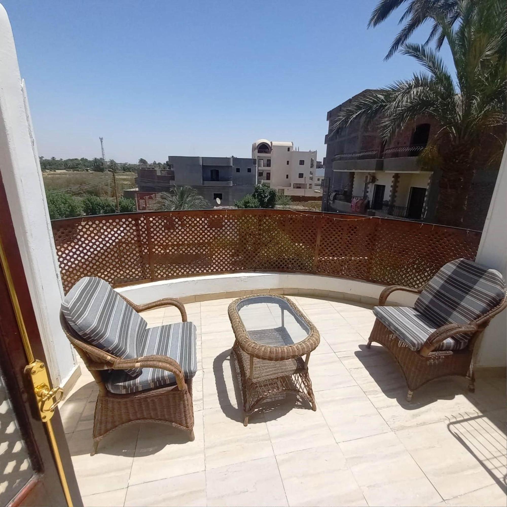 Villa Giulio Luxor Guest House Bagian luar foto