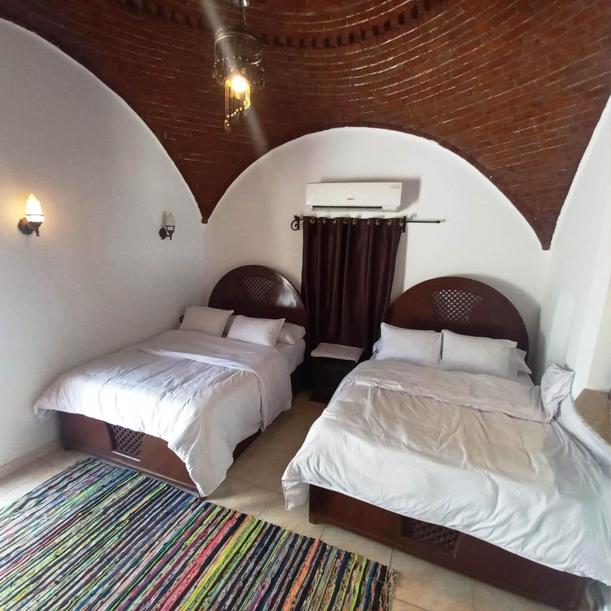 Villa Giulio Luxor Guest House Bagian luar foto