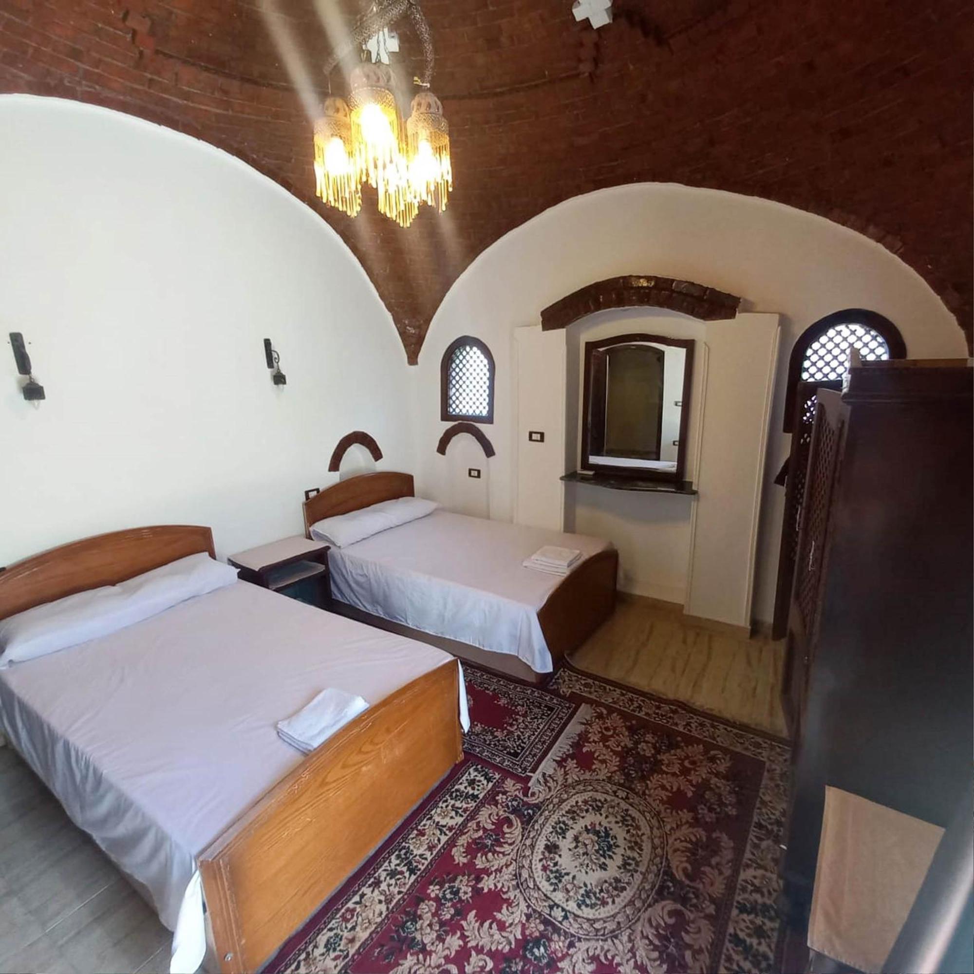 Villa Giulio Luxor Guest House Bagian luar foto