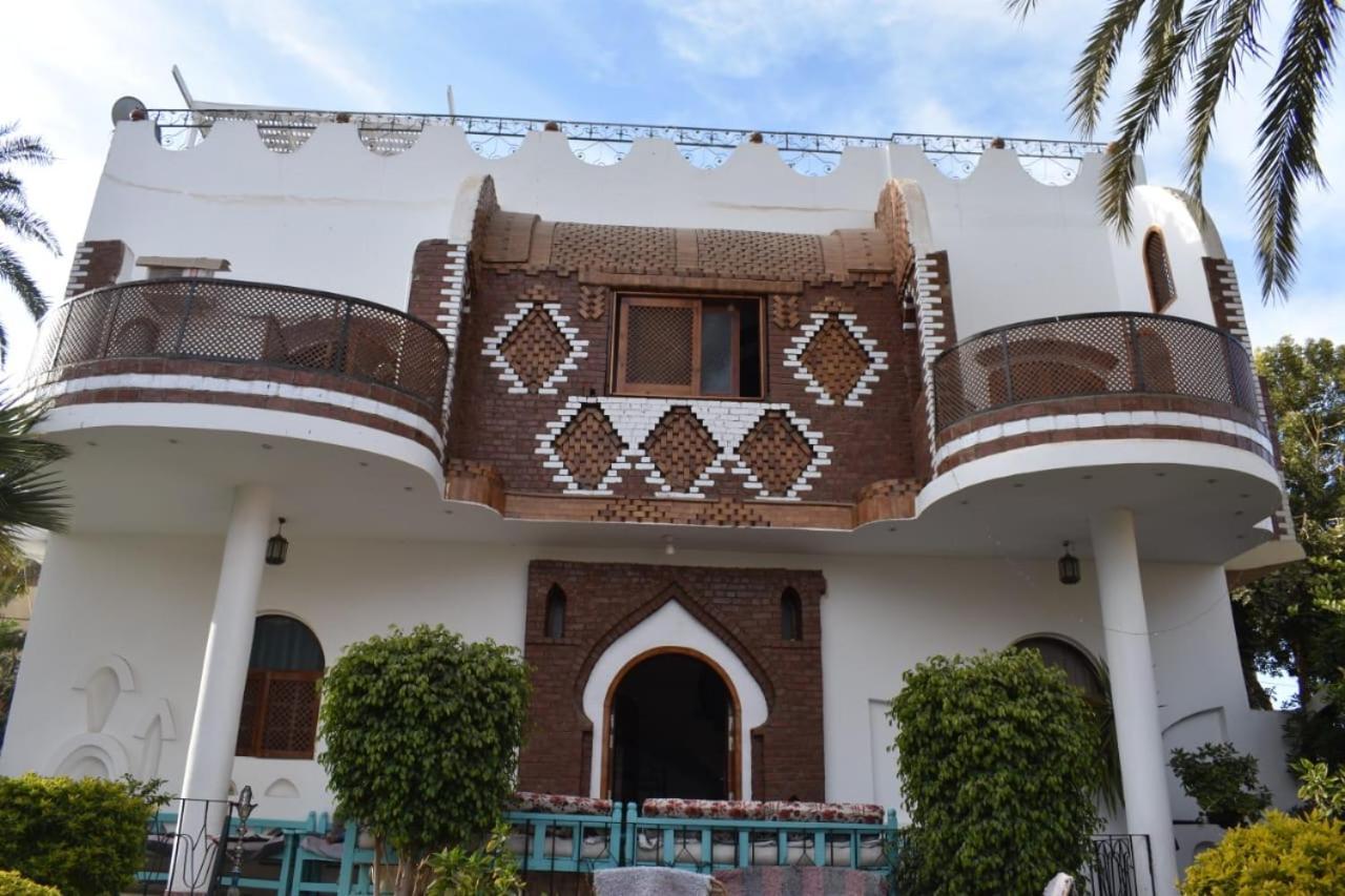 Villa Giulio Luxor Guest House Bagian luar foto